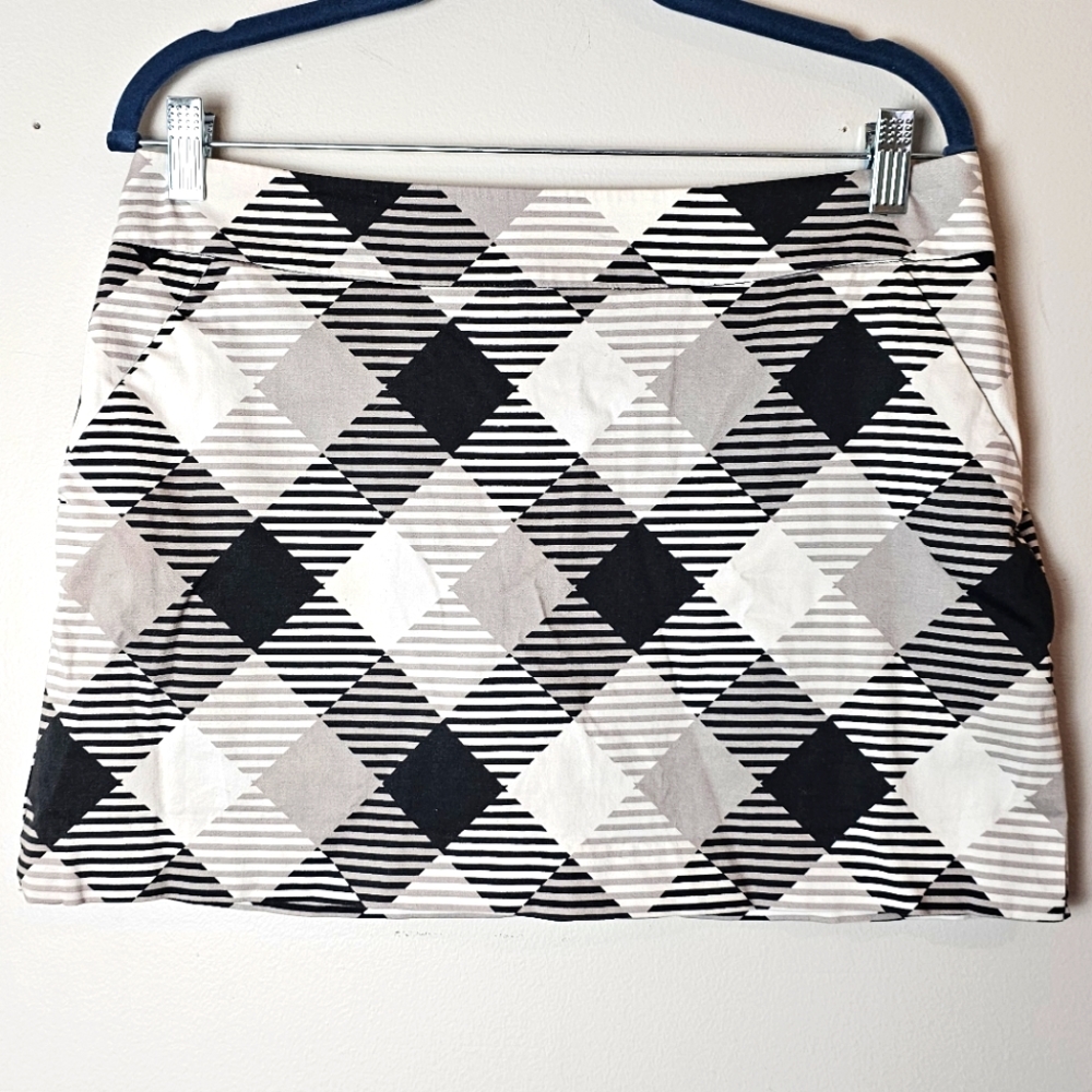Loudmouth ladies golf skort black and white checkered diamond pattern Sz 10